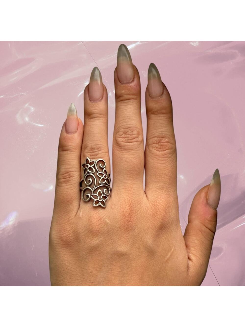 Vintage Y2K romantic floral scrollwork design 925 Sterling Silver ring  Size 5